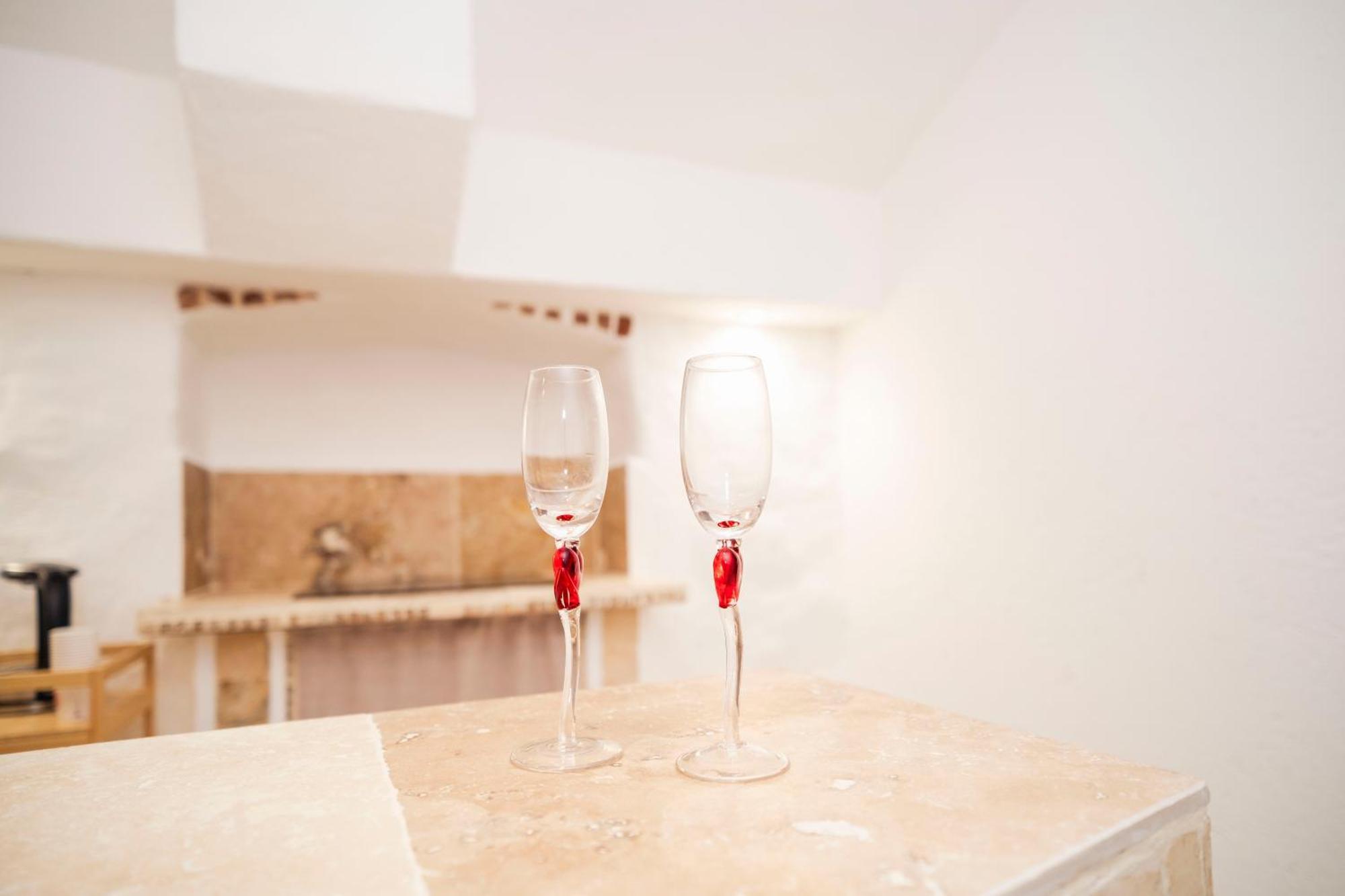 Le Temple D'Aphrodite, Appartement Avec Spa Вьен Экстерьер фото