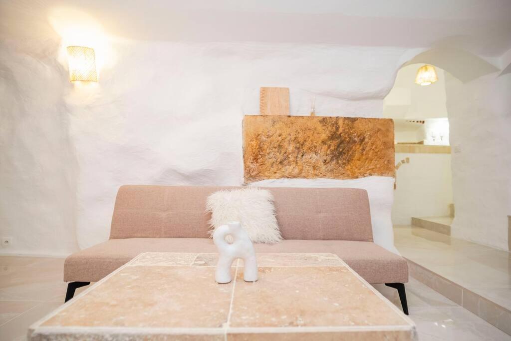 Le Temple D'Aphrodite, Appartement Avec Spa Вьен Экстерьер фото